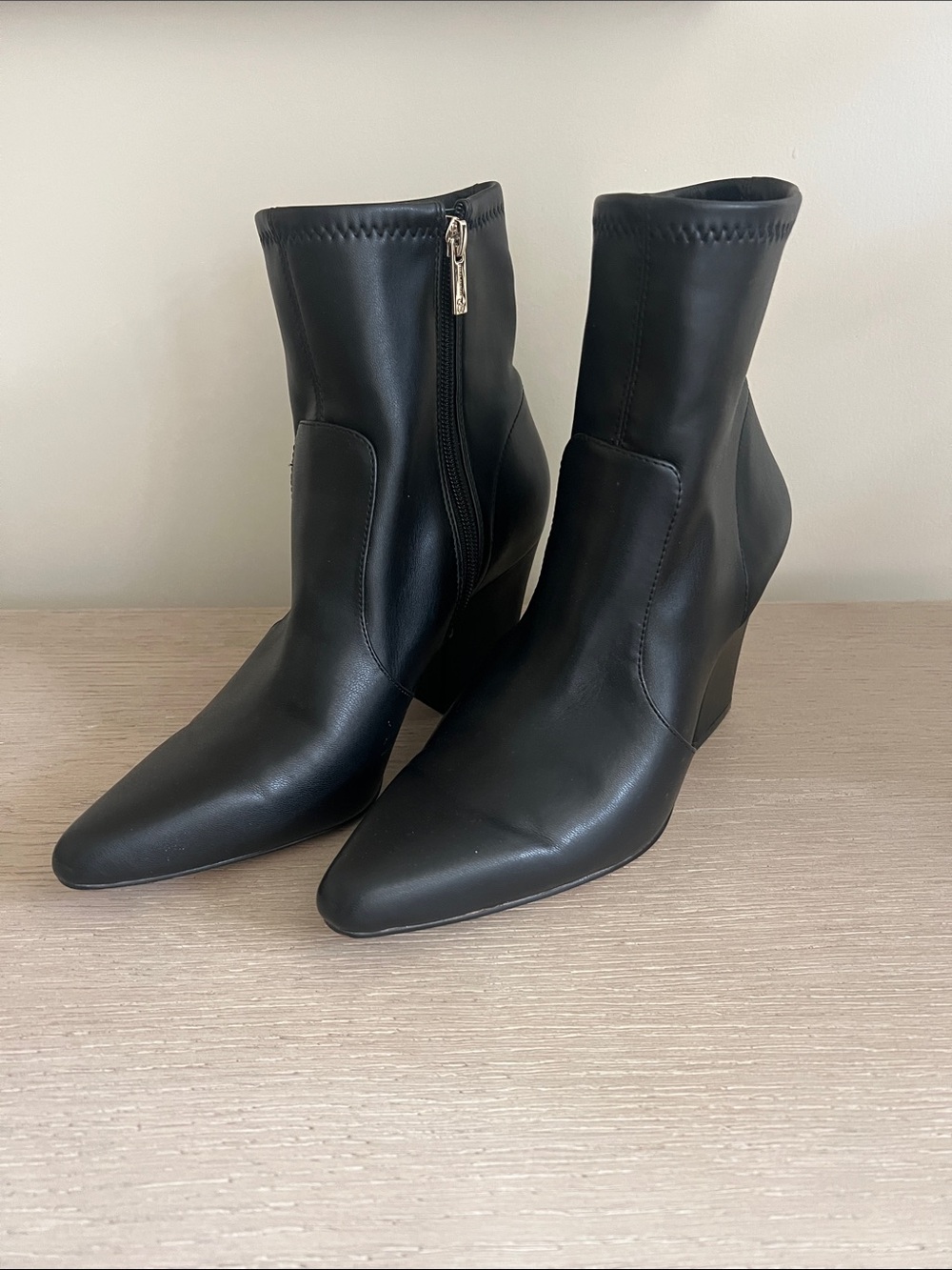 Jessica Simpson Black Pointed Wedge Ankle Boots with Side Zip size 8.5